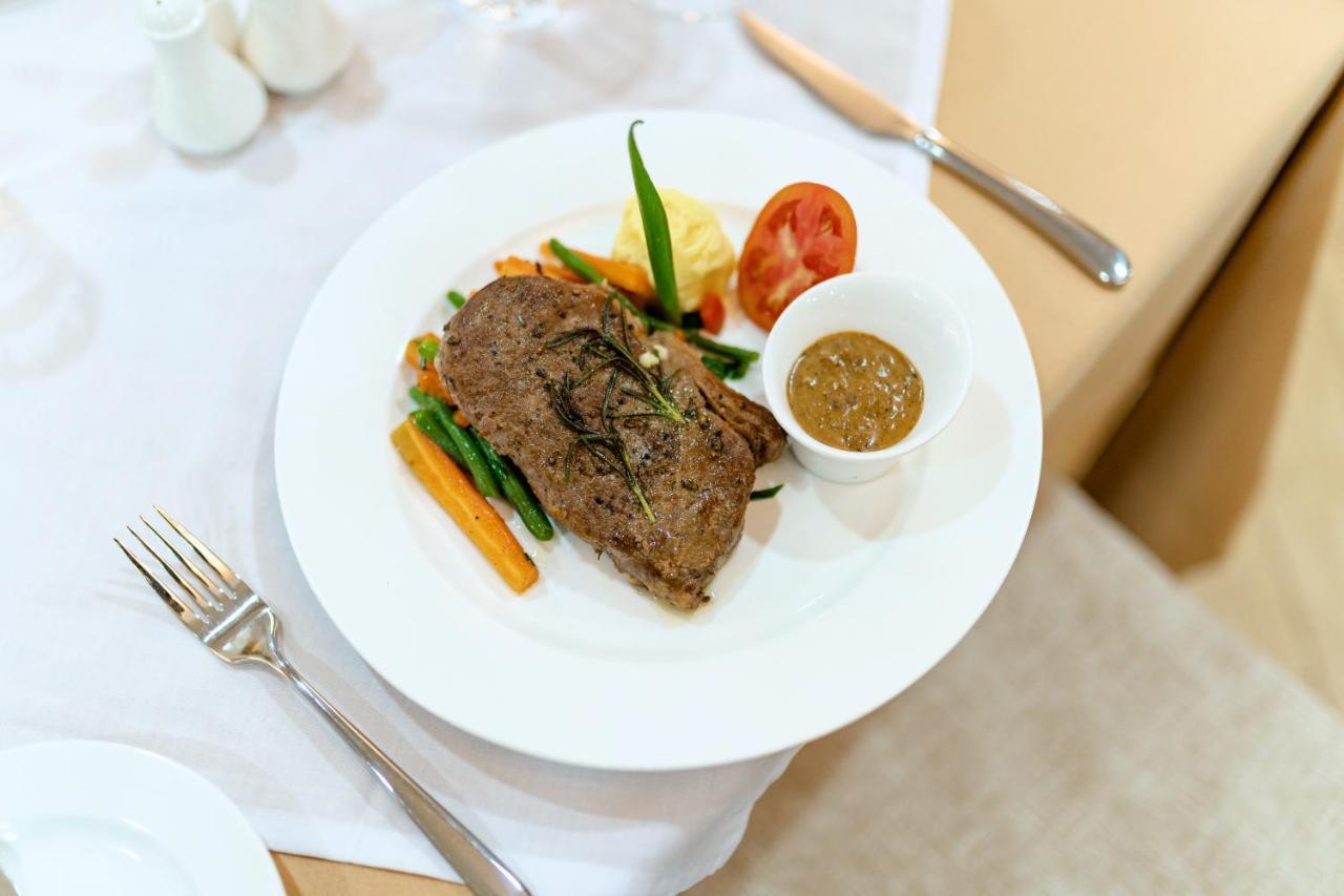 Kibo Palace Hotel Моші Екстер'єр фото